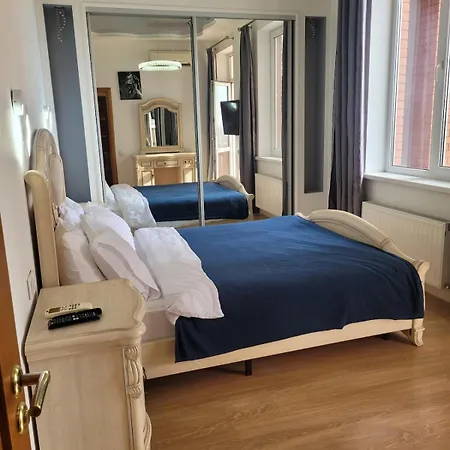 2 Bedrooms, Great View, Park Shevchenko Apartment